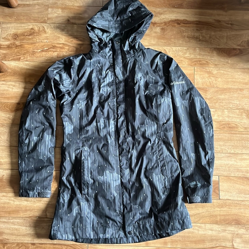 Columbia lightweight packable raincoat